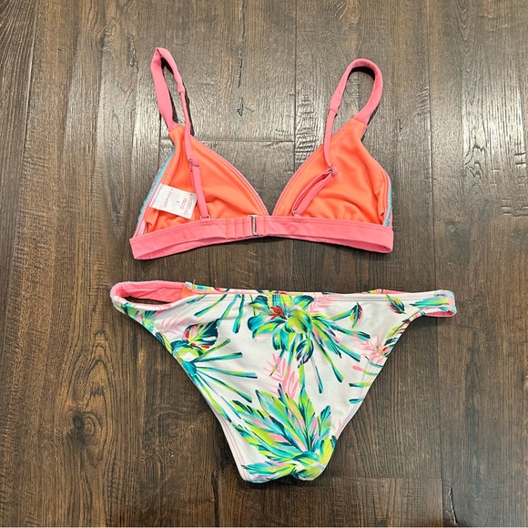 ⛔️SOLD⛔️Tropical print two piece bikini swimsuit size small - Picture 5 of 5